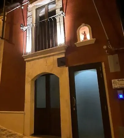 Casetta Castelvecchio * Палаццоло-Акреиде